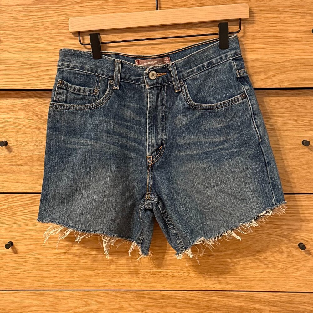 Levi Cut Off Shorts 28